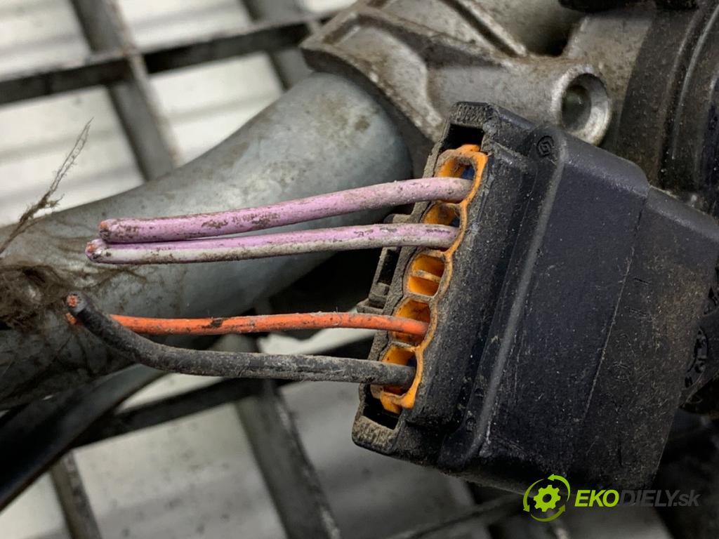 RENAULT MEGANE III Kombi 2011 81 kW 1.6 16V (KZ0U, KZ1B, KZ1U) 1598 Mechanizmus stieračov predný 288000001A (Motorček stieračov predný)