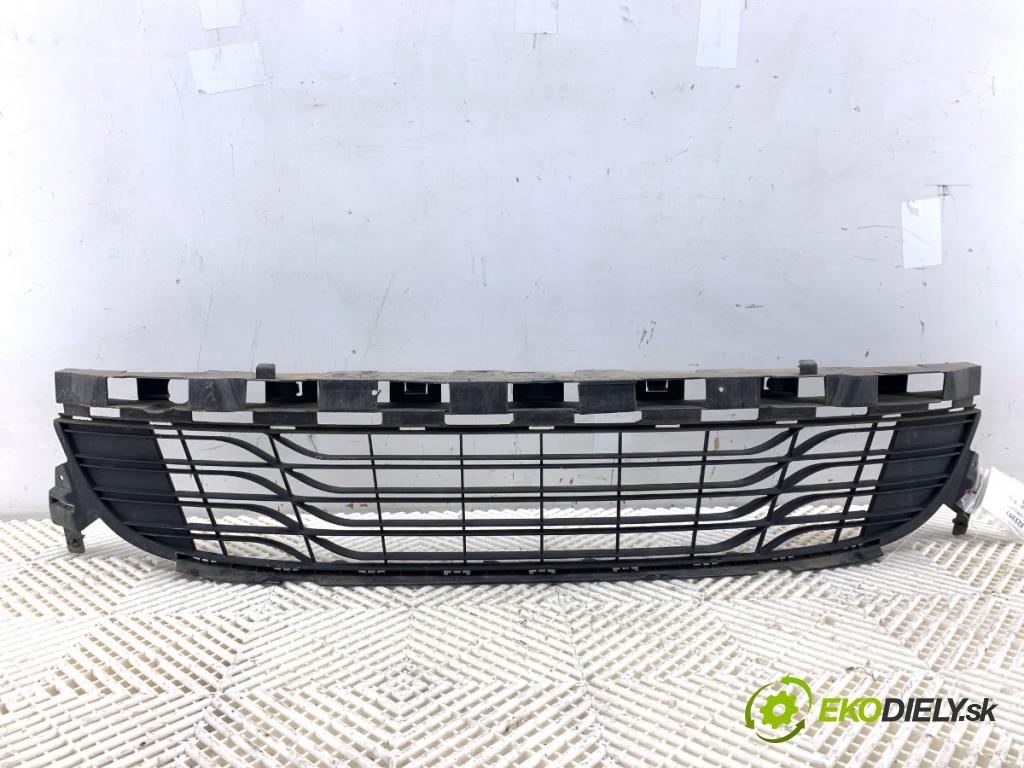 RENAULT MEGANE III Kombi 2011 81 kW 1.6 16V (KZ0U, KZ1B, KZ1U) 1598 Mriežky nárazníka predný stredna 