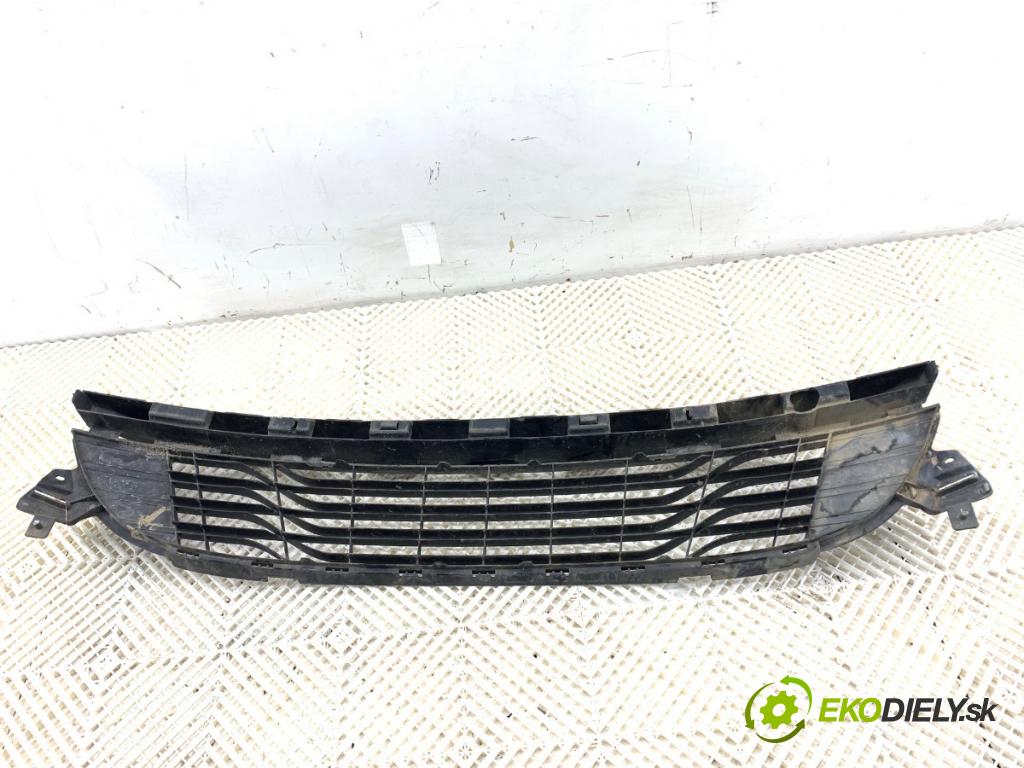 RENAULT MEGANE III Kombi 2011 81 kW 1.6 16V (KZ0U, KZ1B, KZ1U) 1598 Mriežky nárazníka predný stredna