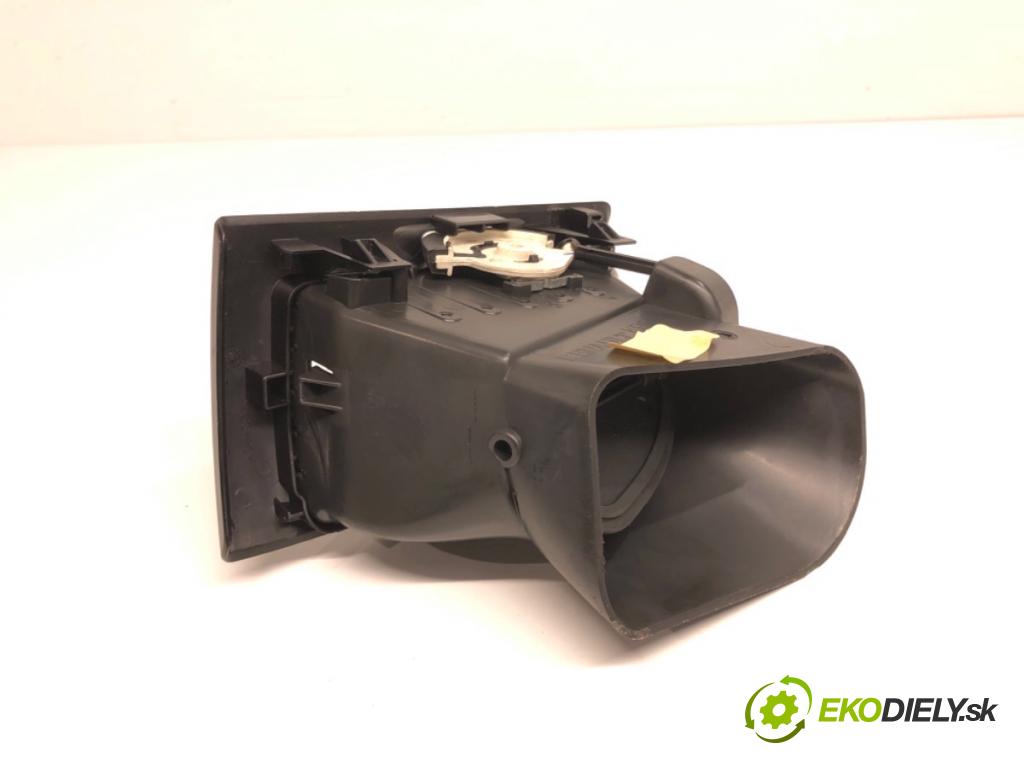 RENAULT MEGANE III Kombi 2011 81 kW 1.6 16V (KZ0U, KZ1B, KZ1U) 1598 Mriežky kúrenia ľavy predný