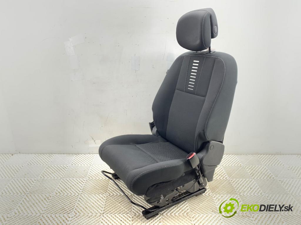 RENAULT MEGANE III Kombi 2011 81 kW 1.6 16V (KZ0U, KZ1B, KZ1U) 1598 Sedadlo pravy predný