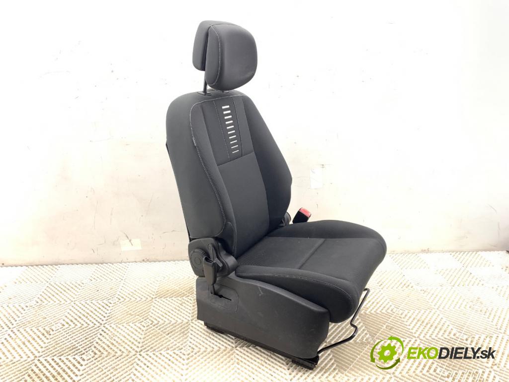RENAULT MEGANE III Kombi 2011 81 kW 1.6 16V (KZ0U, KZ1B, KZ1U) 1598 Sedadlo pravy predný