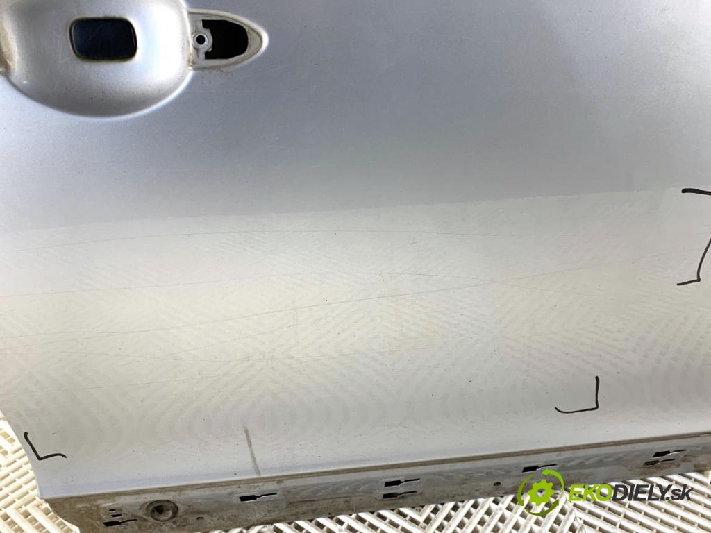RENAULT MEGANE III Kombi 2011 81 kW 1.6 16V (KZ0U, KZ1B, KZ1U) 1598 Dvere pravy predný TED69