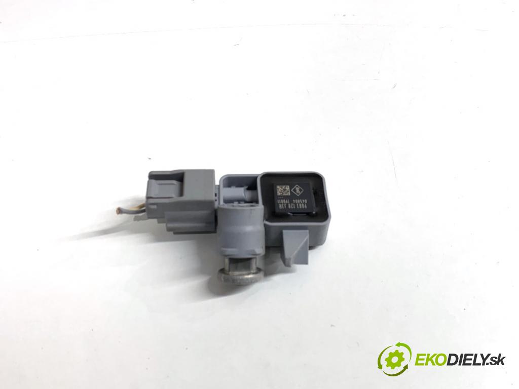 RENAULT MEGANE III Kombi 2011 81 kW 1.6 16V (KZ0U, KZ1B, KZ1U) 1598 Snímač nárazu 988312833R (Snímač nárazu)