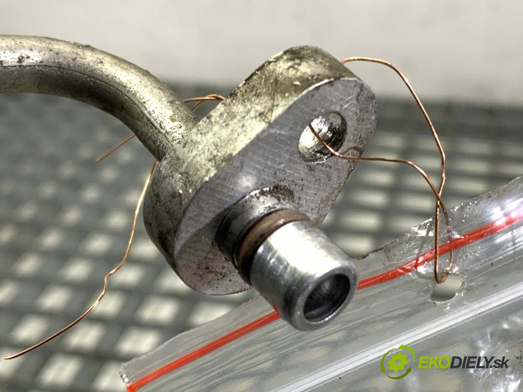 RENAULT MEGANE III Kombi 2011 81 kW 1.6 16V (KZ0U, KZ1B, KZ1U) 1598 rúrka klimatizace 924408507R (Trubka klimatizace)