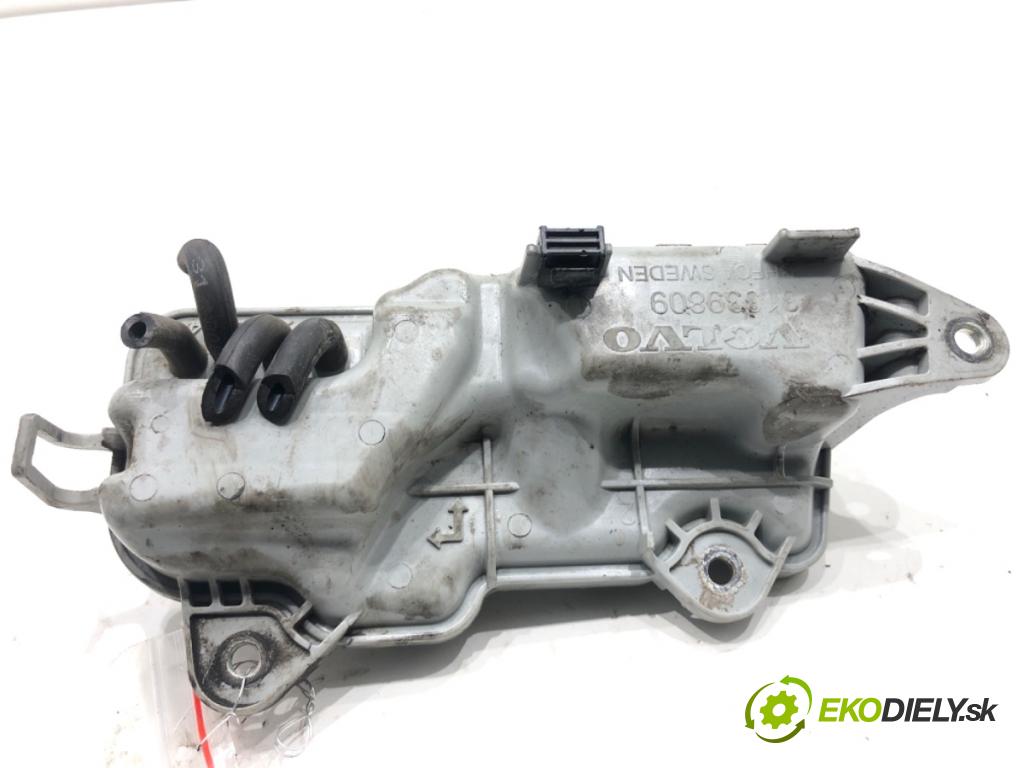 VOLVO V60 I Kombi 2018 110 kW 2.0 D3 1969 BATÉRIA tlaku 31339809