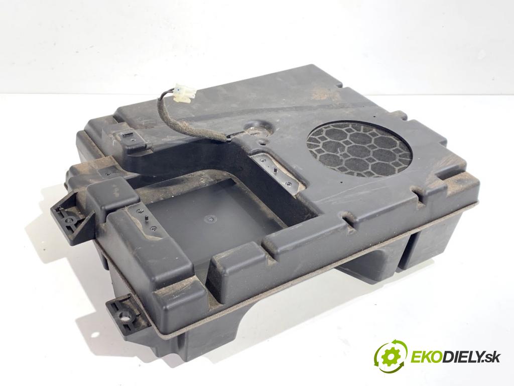 HONDA CR-V III SUV 2008 103 kW 2.2 i-CTDi 4WD (RE6) 2204 subwoofer TLM1809 (Audio zariadenie)