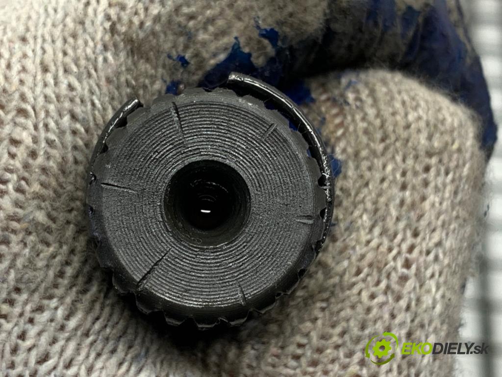 HONDA CR-V III SUV 2008 103 kW 2.2 i-CTDi 4WD (RE6) 2204 Poloos pravy zad