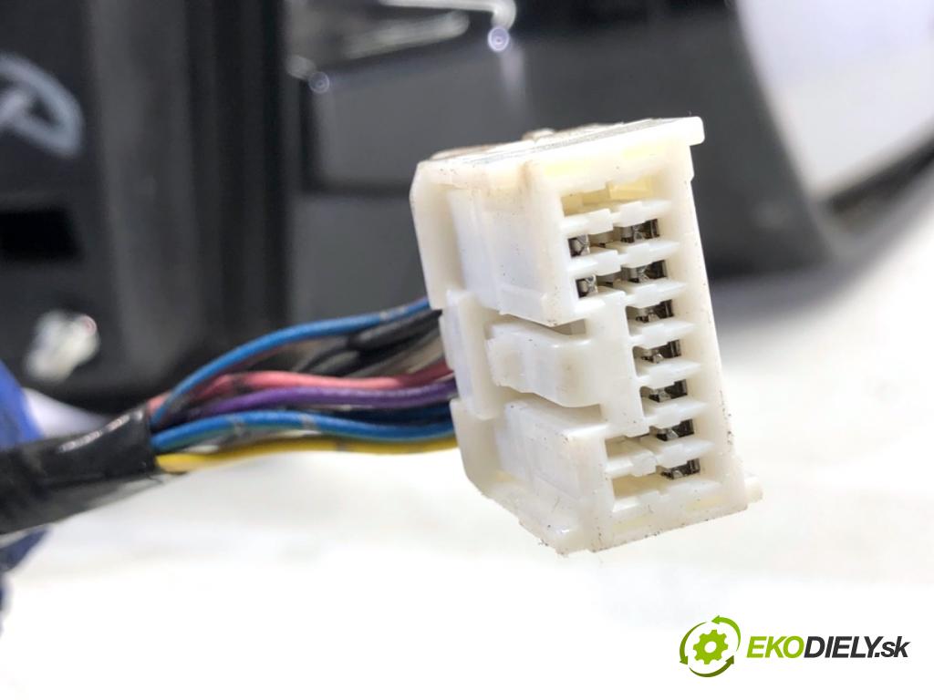 HONDA CR-V III SUV 2008 103 kW 2.2 i-CTDi 4WD (RE6) 2204 zpětné zrcátko pravý