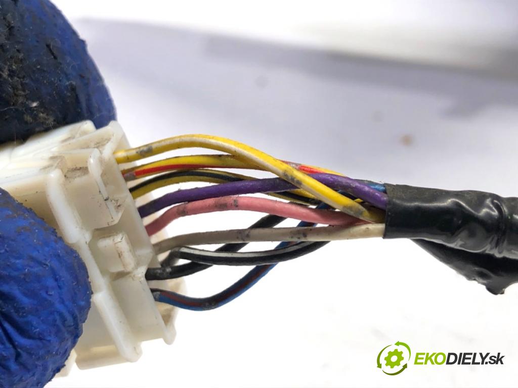 HONDA CR-V III SUV 2008 103 kW 2.2 i-CTDi 4WD (RE6) 2204 zpětné zrcátko levý