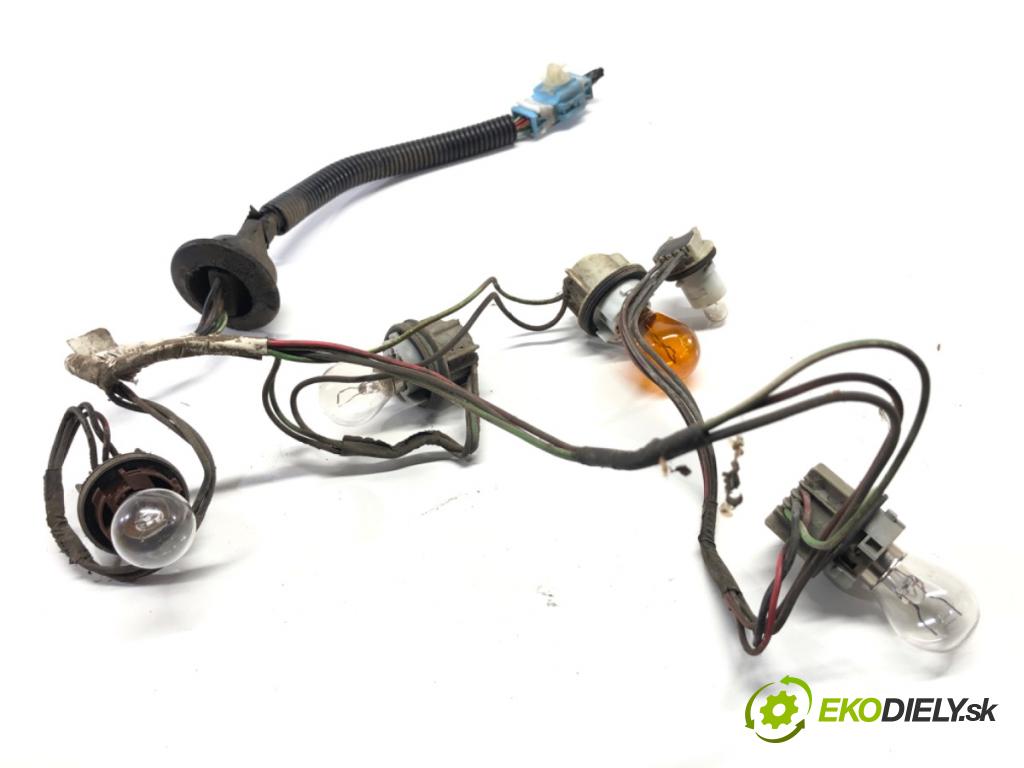 HONDA CR-V III SUV 2008 103 kW 2.2 i-CTDi 4WD (RE6) 2204 káblovačka svetla levý zadní část 