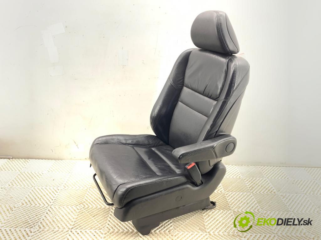 HONDA CR-V III SUV 2008 103 kW 2.2 i-CTDi 4WD (RE6) 2204 Sedadlo pravy predný