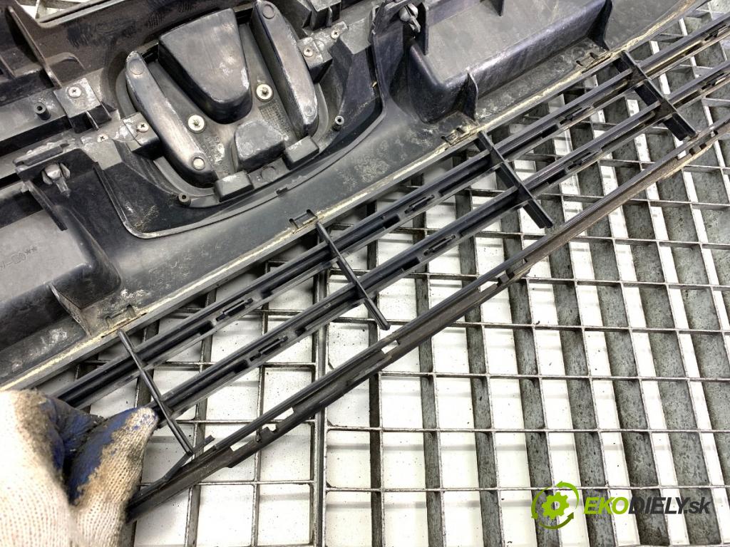 HONDA CR-V III SUV 2008 103 kW 2.2 i-CTDi 4WD (RE6) 2204 Mriežka maska 71121-SWW-G0 (Mriežka predná (maska chladiča))