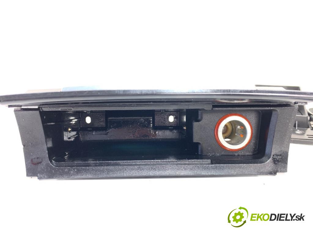 VW PASSAT B7 sedan 2013 103 kW 2.0 TDI 1968 lišty kryt 3AB858366D (Lišta)