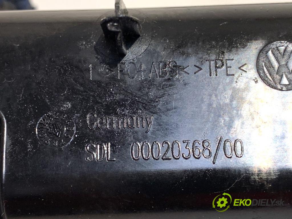 VW PASSAT B7 sedan 2013 103 kW 2.0 TDI 1968 lišty kryt 3AB858366D (Lišta)
