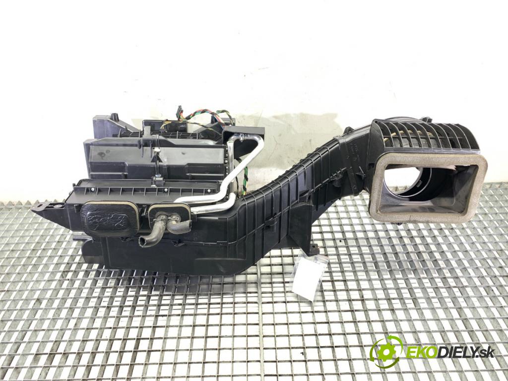 VW CRAFTER 30 50 Platforma / podwozie 2015 80 kW 2.0 TDI 1968 topné těleso radiátor topení  (Radiátor topení)