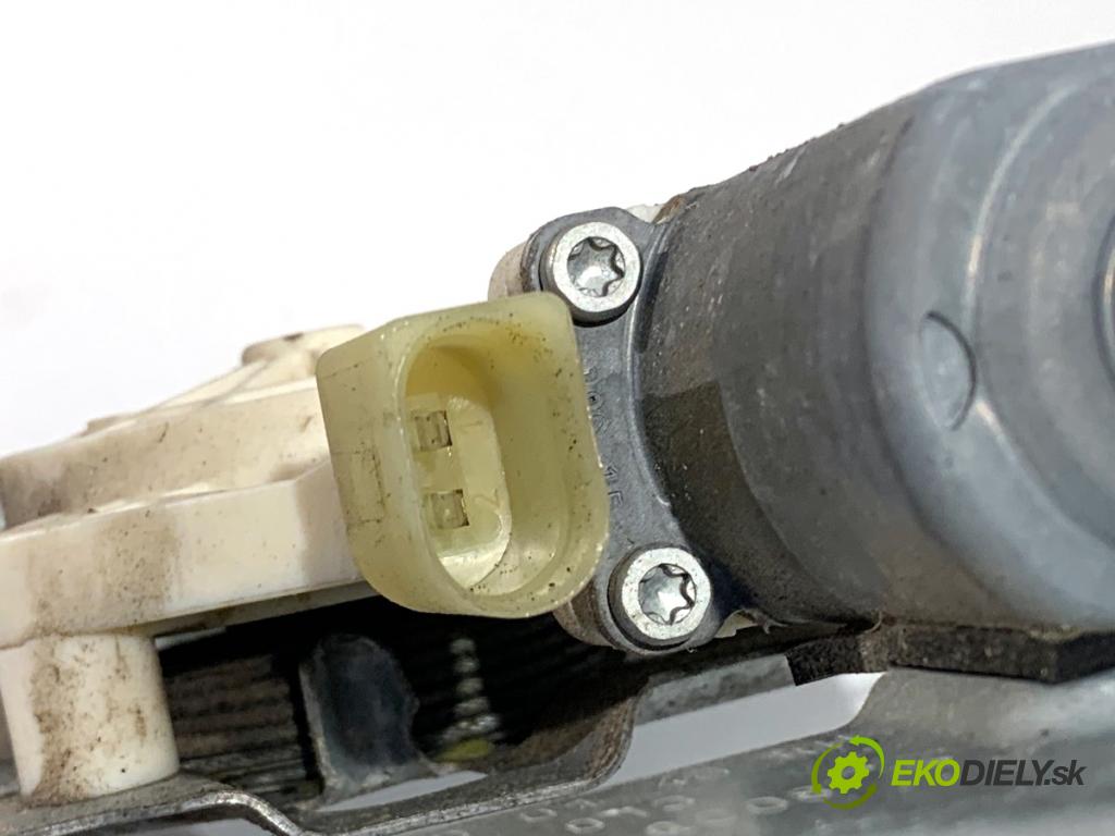 VW CRAFTER 30 50 Platforma / podwozie 2015 80 kW 2.0 TDI 1968 Mechanizmus okna pravy predný A9067200146