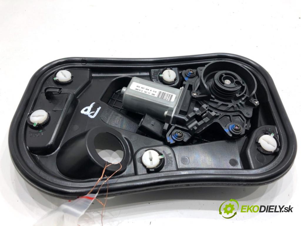 AUDI A6 C7 Kombi 2017 445 kW RS6 performance quattro 3993 VLAK: dveře 4G0837004A