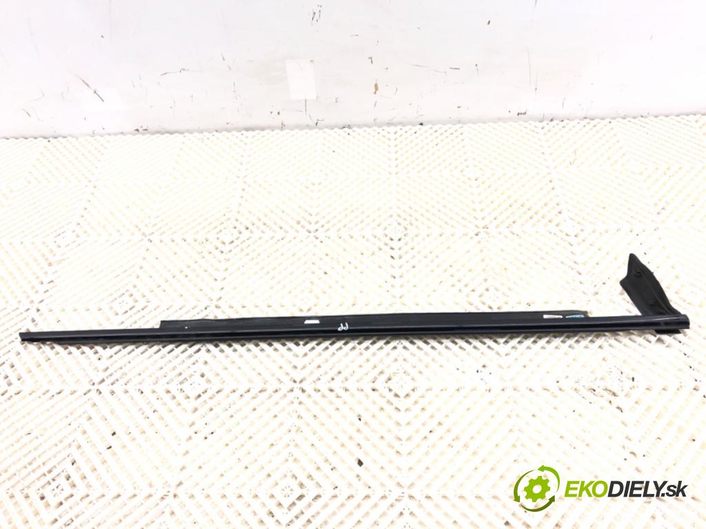 AUDI A6 C7 Kombi 2017 445 kW RS6 performance quattro 3993 lišta Sbírání: přední část pravá černá barva LESK 4G0853284H