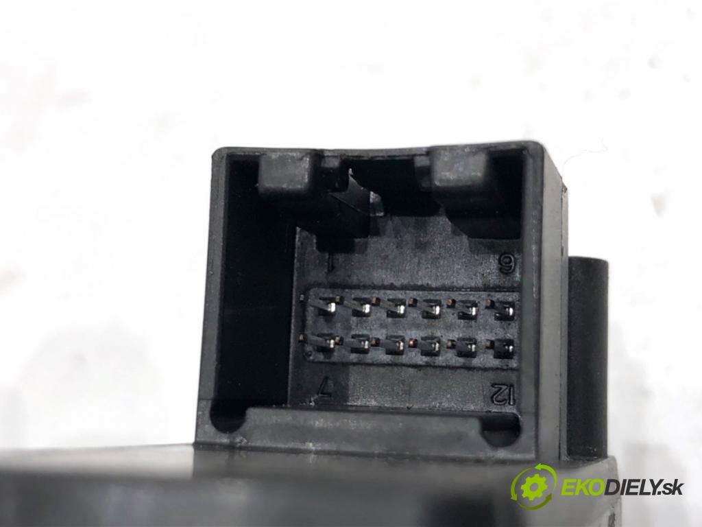 AUDI A6 C7 Kombi 2017 445 kW RS6 performance quattro 3993 Spínač brzdy ručnej brzdy 4G1927225B (Prepínacie páčky pod volantom)