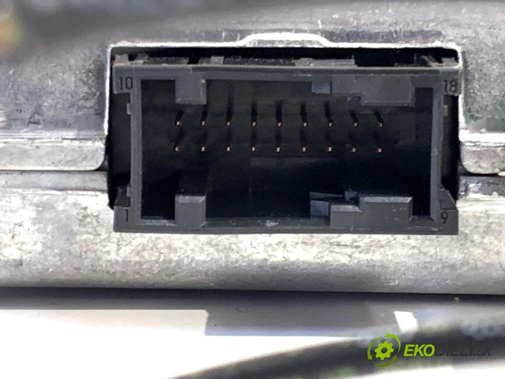 AUDI A6 C7 Kombi 2017 445 kW RS6 performance quattro 3993 modul KAMERY 4H0907428E