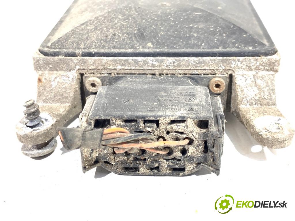 AUDI A6 C7 Kombi 2017 445 kW RS6 performance quattro 3993 RADAR: ASYSTENT: PASA 4G0907566M