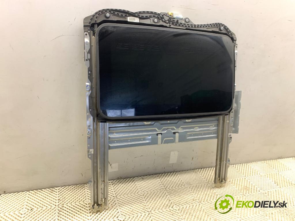 BMW F30 sedan 2015 180 kW 328 i xDrive 1997 střešní okno 7846282 (Sklo karoserie)