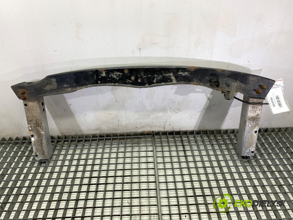 AUDI A4 B8 Kombi 2008 118 kW 1.8 TFSI 1798 výztuha nárazníka zadní část 8K0807331A (Zadní výztuha)