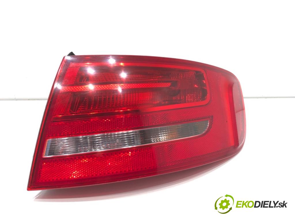 AUDI A4 B8 Kombi 2008 118 kW 1.8 TFSI 1798 Svetlo pravy zad 