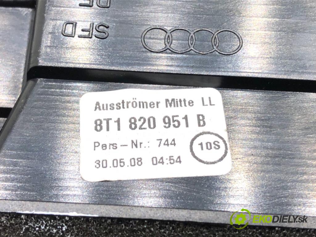 AUDI A4 B8 Kombi 2008 118 kW 1.8 TFSI 1798 Mriežky kúrenia predný stredna 8T1820951B