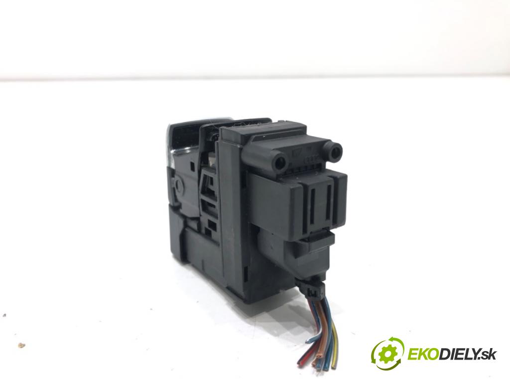 AUDI A4 B8 Kombi 2008 118 kW 1.8 TFSI 1798 Spínač brzdy ručnej brzdy 8K1927225G (Prepínacie páčky pod volantom)