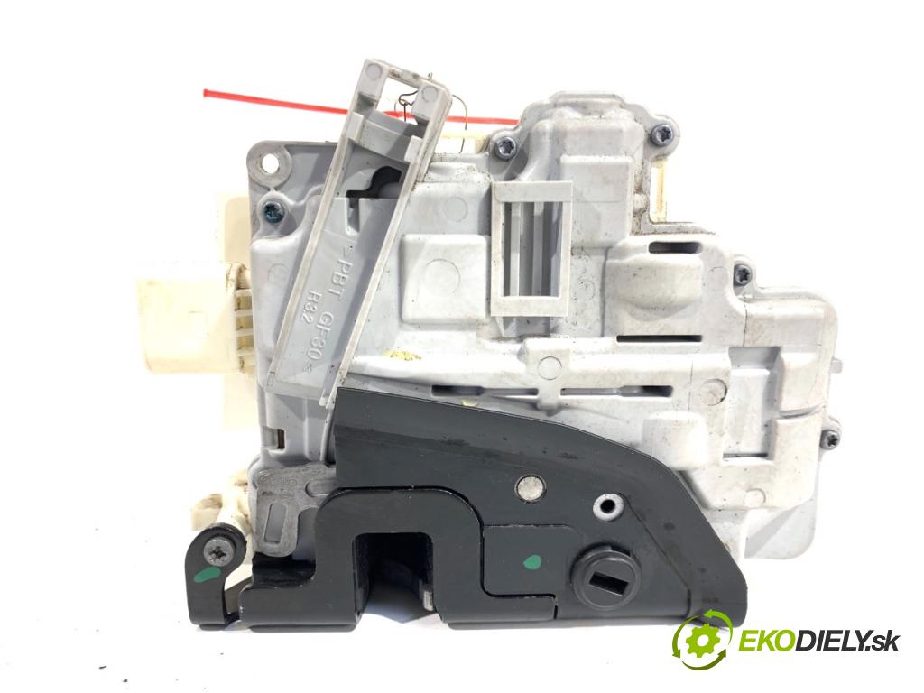 AUDI A4 B8 Kombi 2008 118 kW 1.8 TFSI 1798 zámok Dvere pravy zad 8K0839016