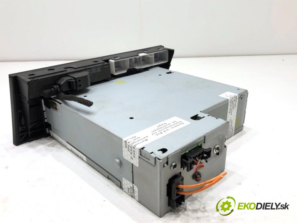 AUDI A4 B8 Kombi 2008 118 kW 1.8 TFSI 1798 Menič CD 8T1035110C (CD menič)