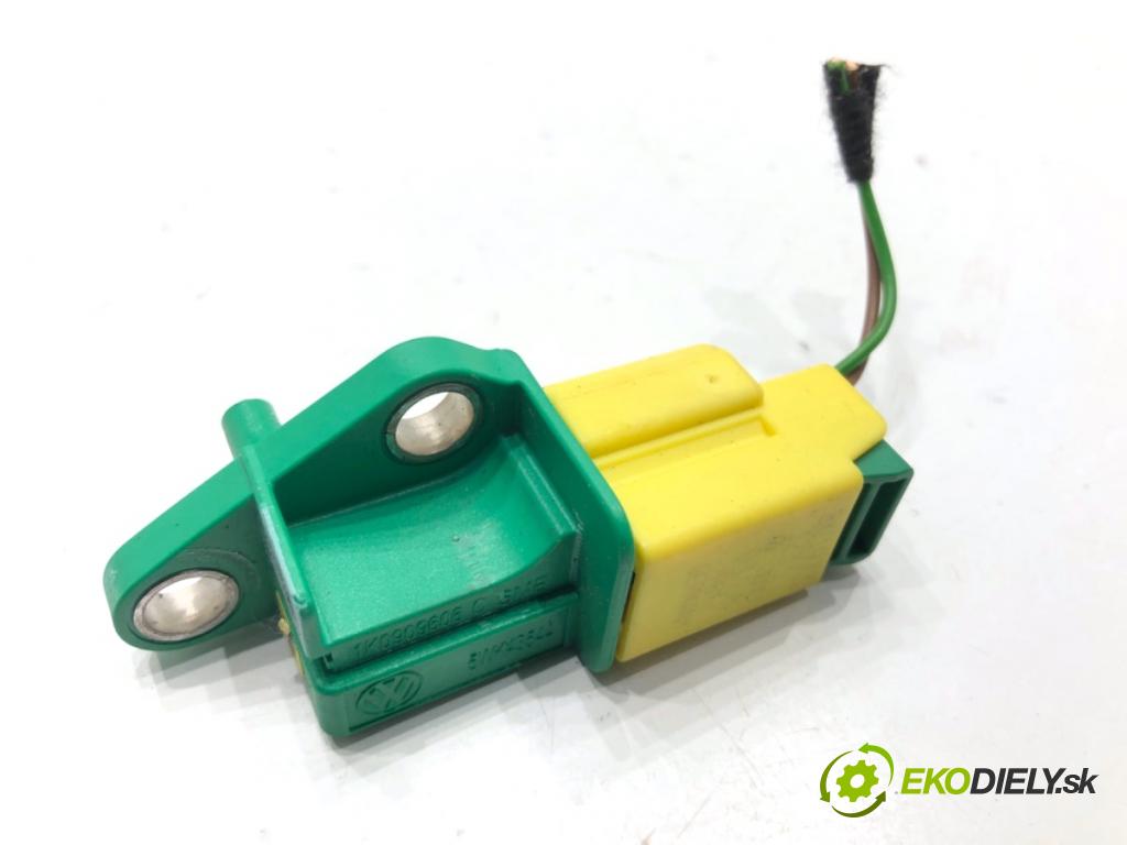 AUDI A4 B8 Kombi 2008 118 kW 1.8 TFSI 1798 Snímač nárazu 1K0909606C (Snímač nárazu)