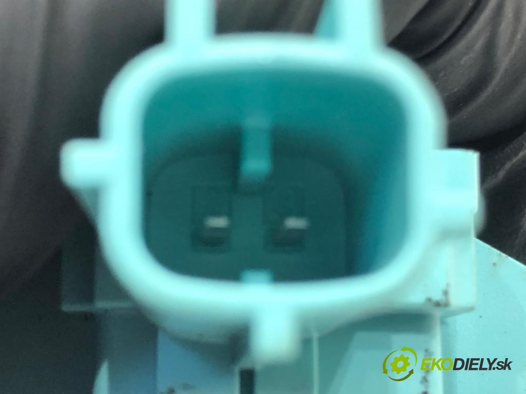 AUDI A4 B8 Kombi 2008 118 kW 1.8 TFSI 1798 Snímač nárazu 8K0955557C (Snímač nárazu)