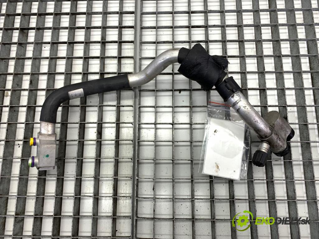 AUDI A4 B8 Kombi 2008 118 kW 1.8 TFSI 1798 rúrka klimatizace 8K1260712B (Trubka klimatizace)