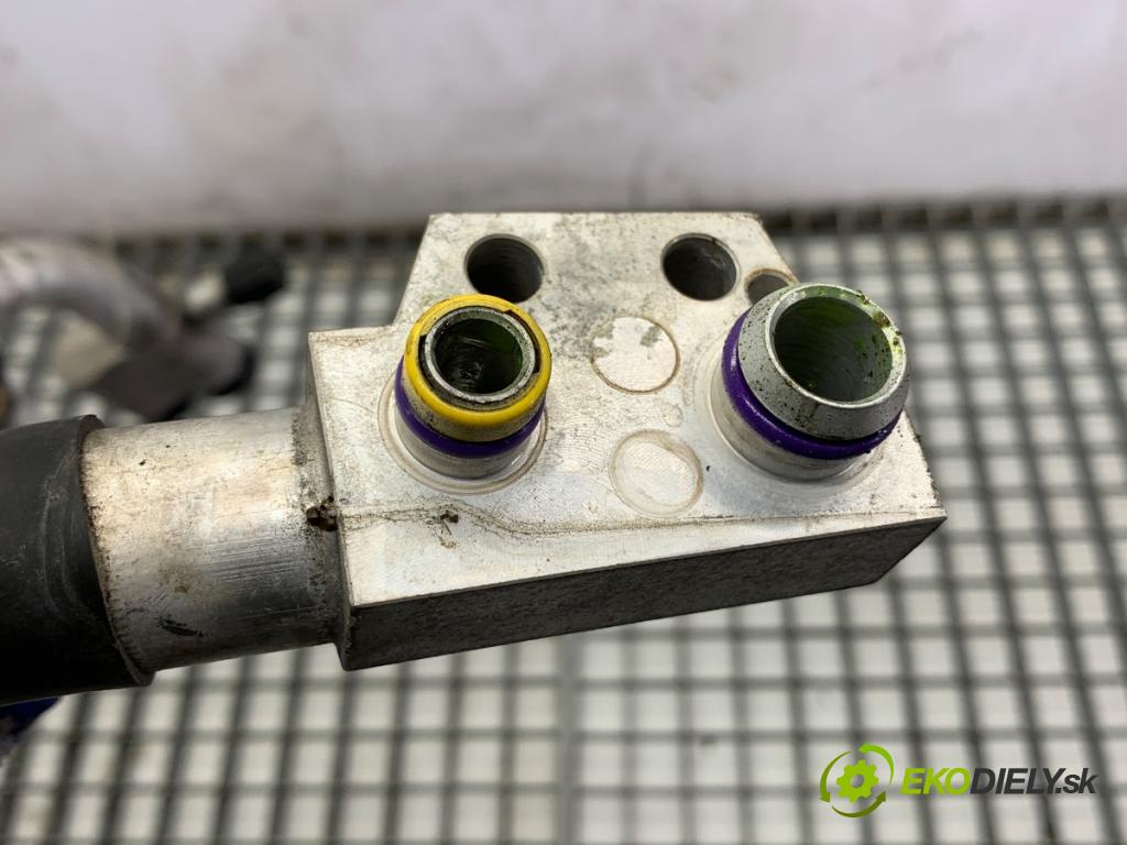 AUDI A4 B8 Kombi 2008 118 kW 1.8 TFSI 1798 rúrka klimatizace 8K1260712B (Trubka klimatizace)