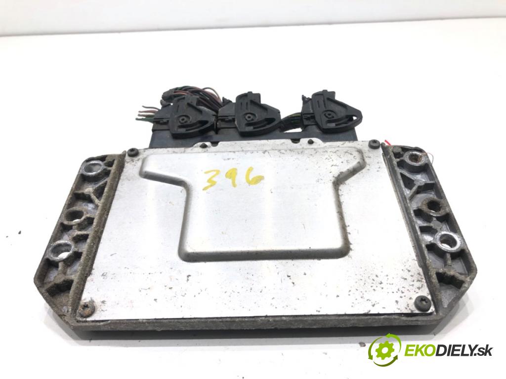 DACIA DOKKER Nadwozie pełne/minivan 2014 61 kW 1.6 1598 riadiaca jednotka Motor 237102071R (Riadiaca jednotka)