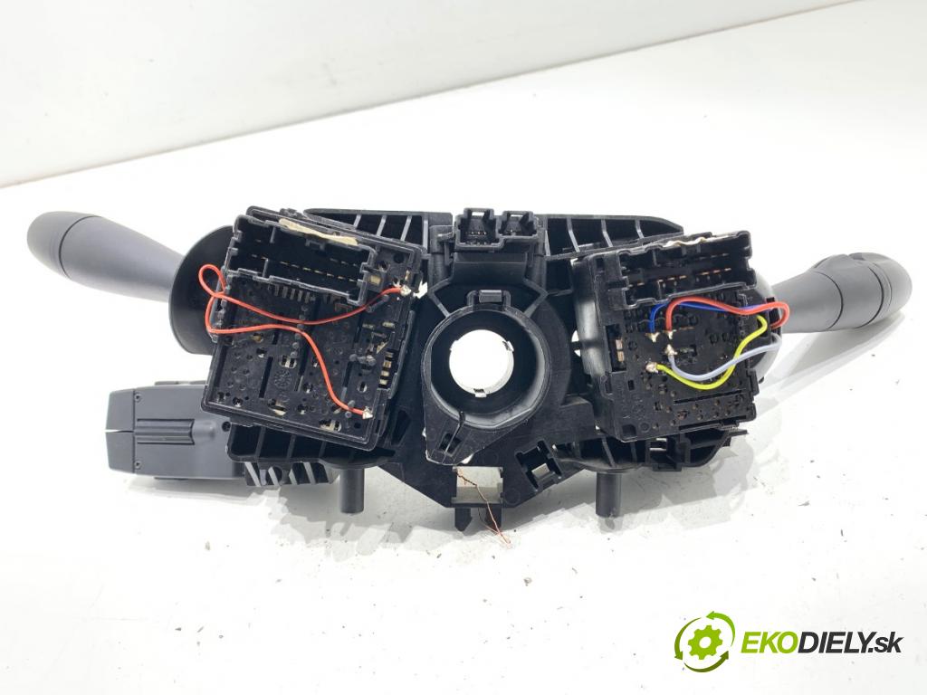 DACIA DOKKER Nadwozie pełne/minivan 2014 61 kW 1.6 1598 Prepínač kombinovaný 681728631R (Prepínacie páčky pod volantom)