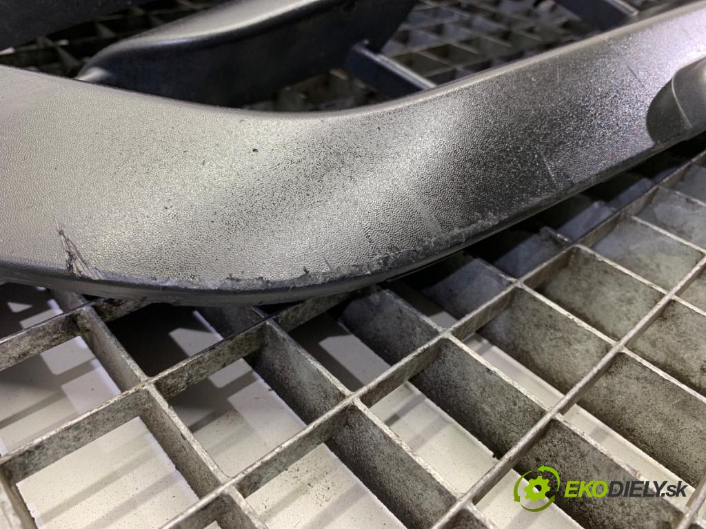 DACIA DOKKER Nadwozie pełne/minivan 2014 61 kW 1.6 1598 Mriežka maska 623108367R (Mriežka predná (maska chladiča))