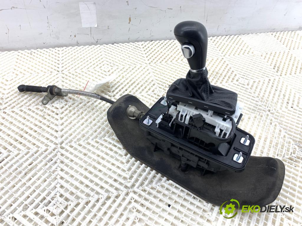 AUDI A4 B8 Kombi 2008 118 kW 1.8 TFSI 1798 Kulisa 8K1713041H (Rýchlostná páka (kulisa))