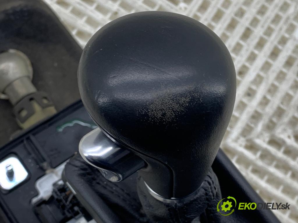 AUDI A4 B8 Kombi 2008 118 kW 1.8 TFSI 1798 Kulisa 8K1713041H (Rýchlostná páka (kulisa))