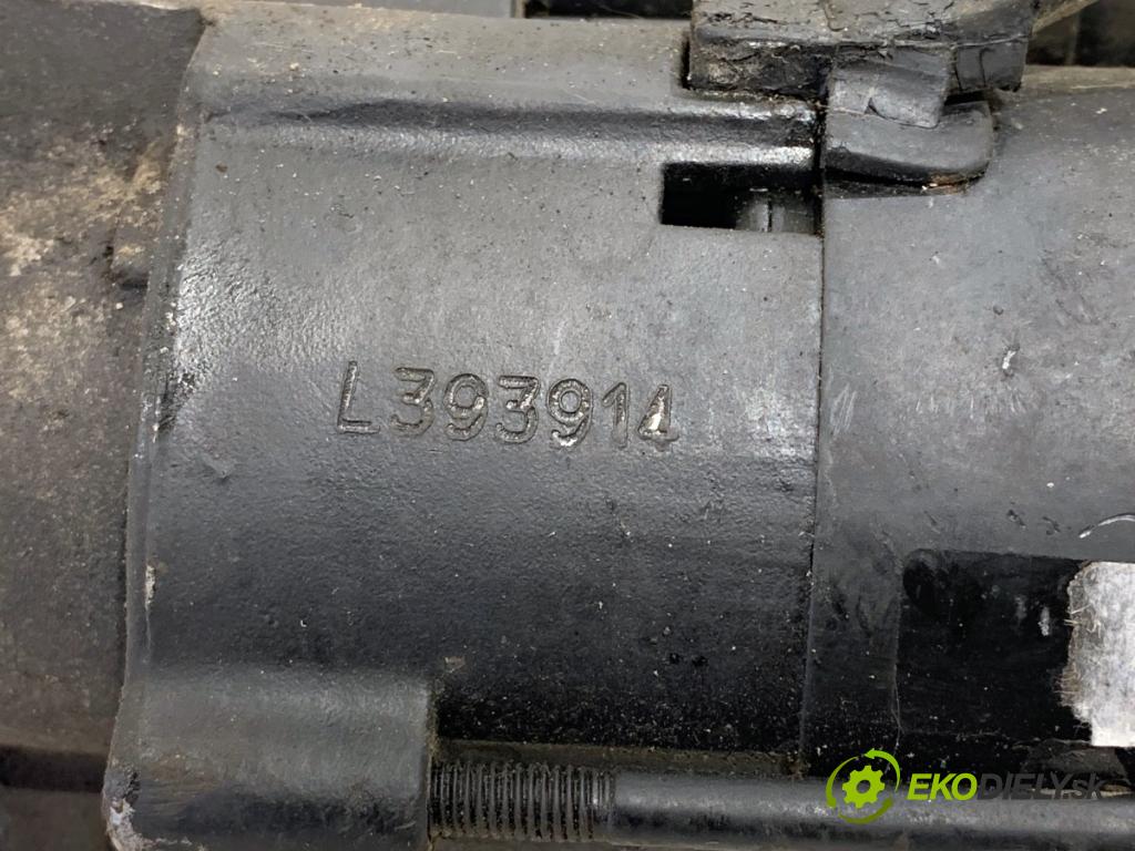 RENAULT MASTER II Skrzynia 2002 84 kW 2.8 dTI 2799 startér  (Startér)