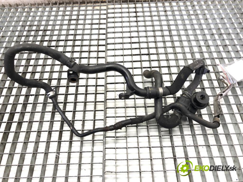 AUDI A4 B8 Kombi 2008 118 kW 1.8 TFSI 1798 rúrka turba 8K1819376D (Hadice turbodmychadla)