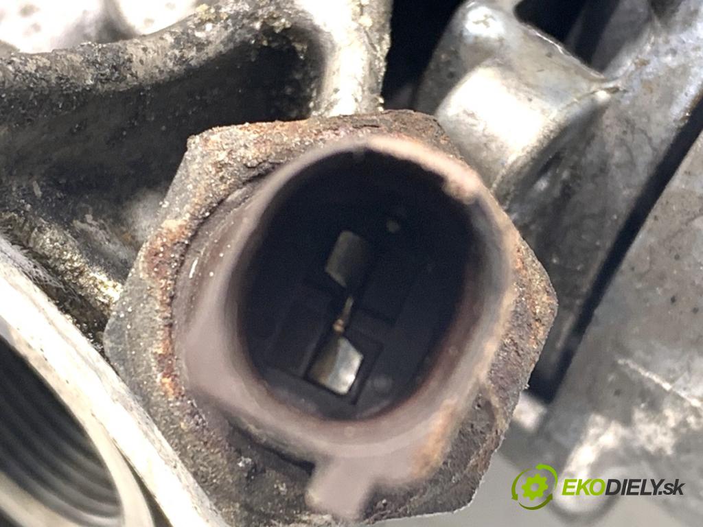 AUDI A4 B8 Kombi 2008 118 kW 1.8 TFSI 1798 Obal filtra oleja 06H903143E (Obal olejového filtra)