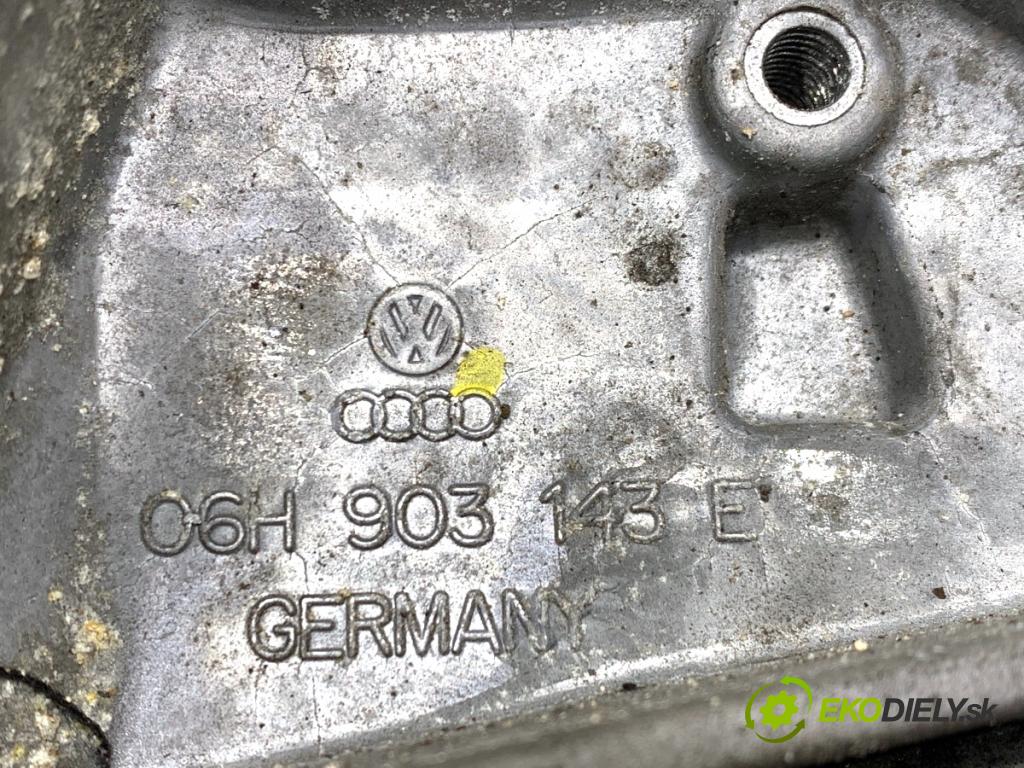 AUDI A4 B8 Kombi 2008 118 kW 1.8 TFSI 1798 obal filtra oleje 06H903143E (Kryt olejového filtru)