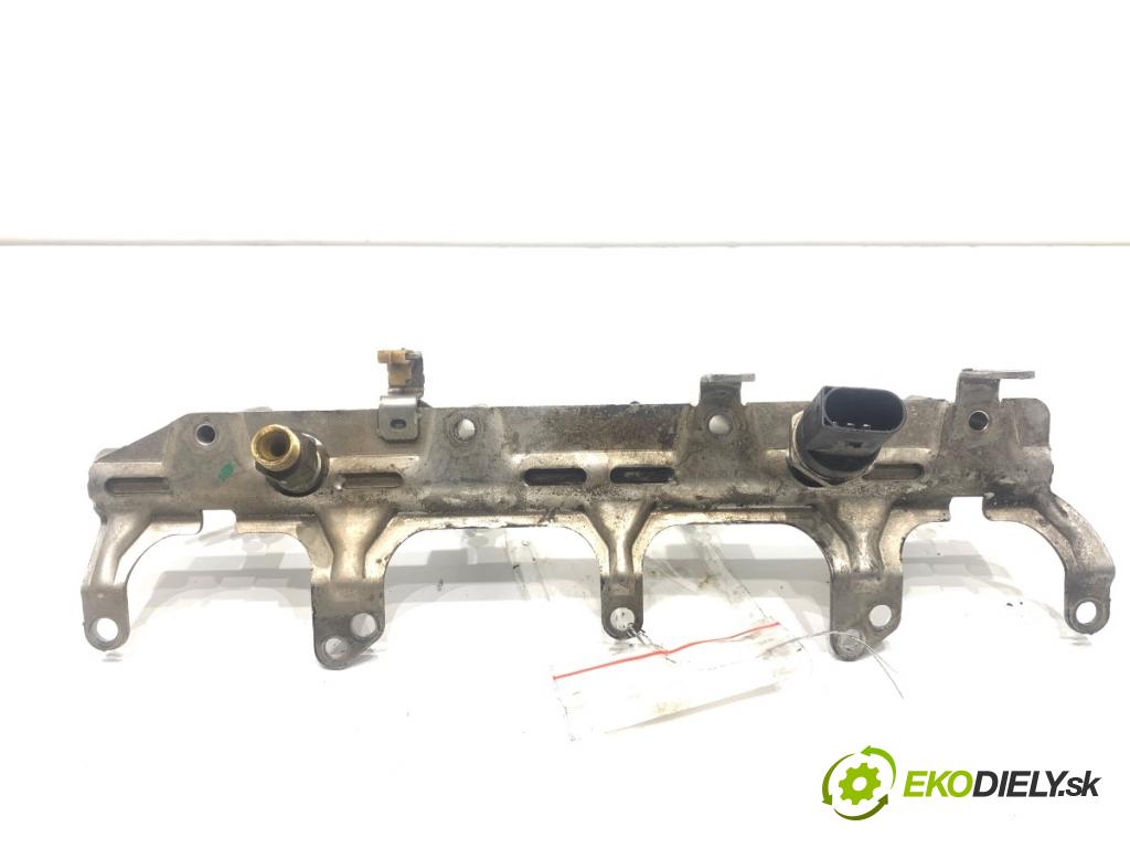 AUDI A4 B8 Kombi 2008 118 kW 1.8 TFSI 1798 Lišta vstrekovacia INJEKCIA: 06J133317G
