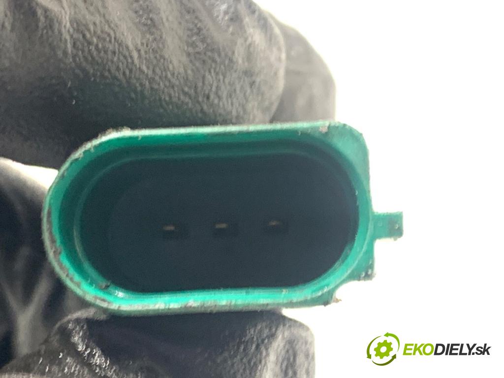 AUDI A4 B8 Kombi 2008 118 kW 1.8 TFSI 1798 Snímač klepania 06E905377A (Snímač)