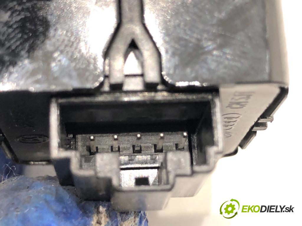 AUDI A6 C7 Kombi 2017 445 kW RS6 performance quattro 3993 Spínač svetiel výstražných (núdzových) 4G0941509 (Prepínacie páčky pod volantom)