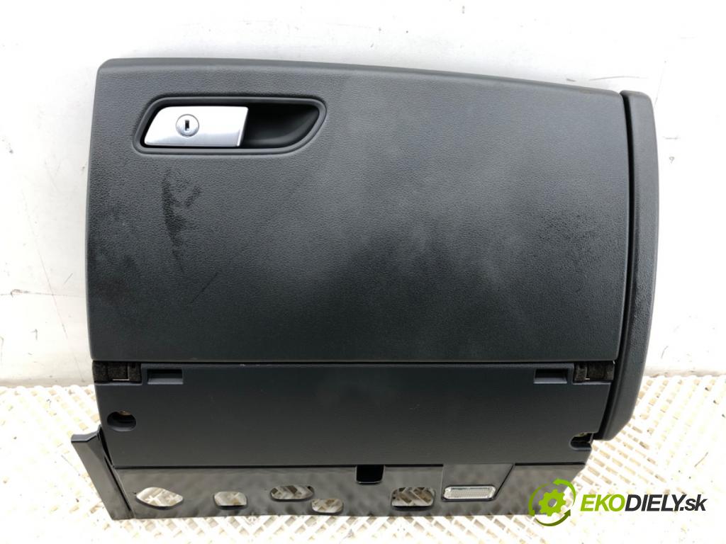 AUDI A6 C7 Kombi 2017 445 kW RS6 performance quattro 3993 Priehradka, kastlík spolujazdca 4G8857035G (Priehradka (kastlík))